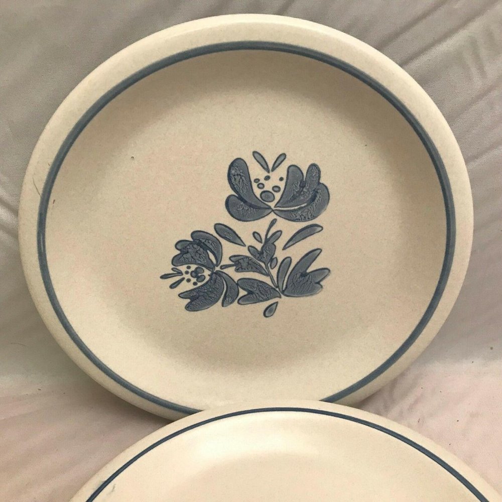Pfaltzgraff Yorktowne Pair Bread & Butter Plates - Picture 3 of 8